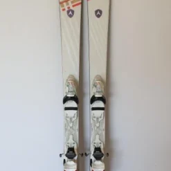 SKI D'OCCASION FEMME DYNASTAR ELITE 11 + FIXATION 2016 A PRIX DISCOUNT