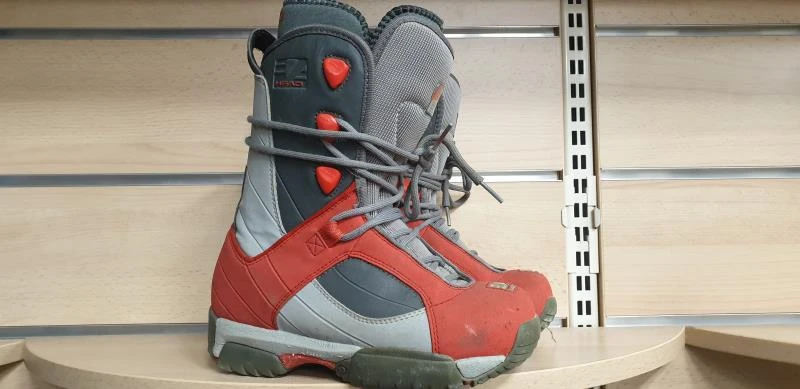 BOOTS DE SNOWBOARD HEAD 370 KID A PETIT PRIX