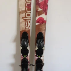 SKI D'OCCASION FREESTYLE JUNIOR SALOMON MAI TAI ROSE.