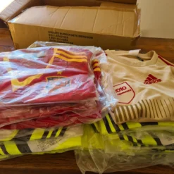LOT DE 25 MAILLOT DE FOOTBALL EQUIPE D'ESPAGNE AVEC FRAIS D'ENVOI