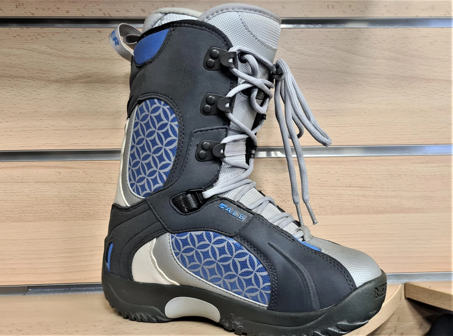 BOOTS DE SNOWBOARD NEUVE NIDECKER BLISS GREY SKY