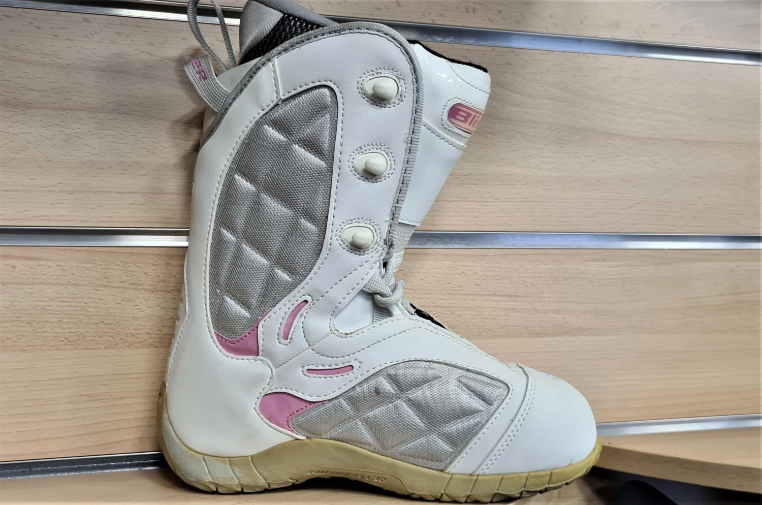 BOOTS DE SNOWBOARD NEUVE NIDECKER BLISS GREY WHITE