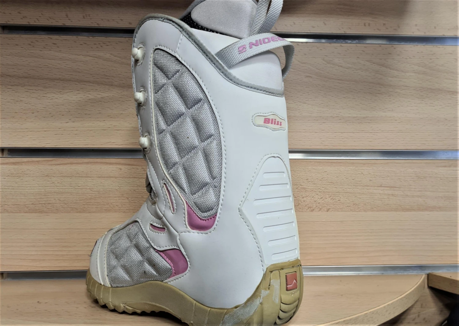 BOOTS DE SNOWBOARD NEUVE NIDECKER BLISS GREY WHITE â Image 2